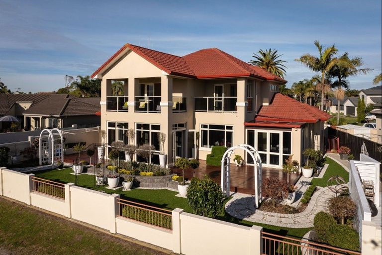 Photo of property in 76 Santa Barbara Drive, Papamoa Beach, Papamoa, 3118