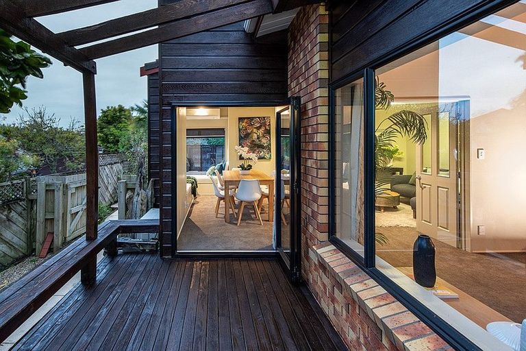 Photo of property in 2/73a Park Rise, Campbells Bay, Auckland, 0630