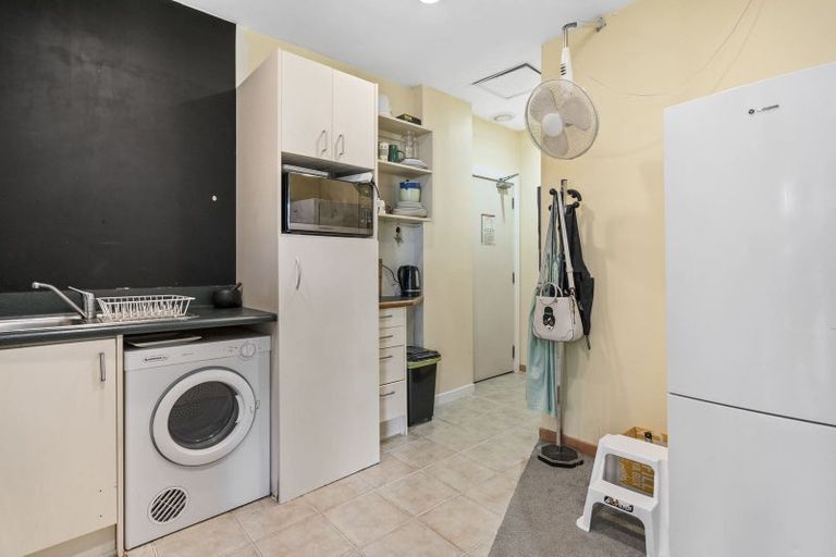 Photo of property in Terrace Tower Apartments, 5d/126 The Terrace, Wellington Central, Wellington, 6011