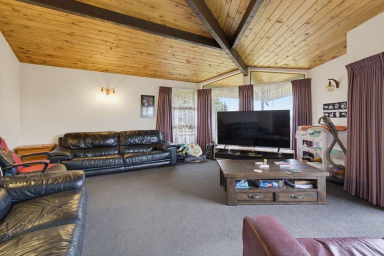 Photo of property in 17 Burton Place, Owhata, Rotorua, 3010