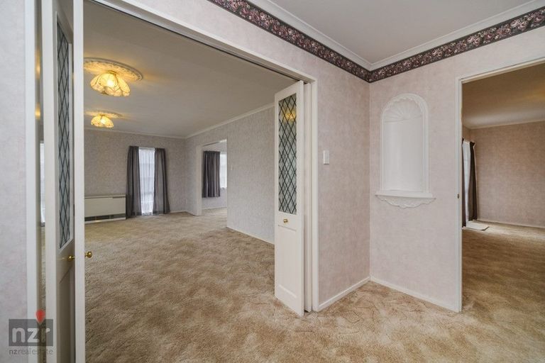 Photo of property in 5 Rosebank Avenue, Kelvin Grove, Palmerston North, 4414