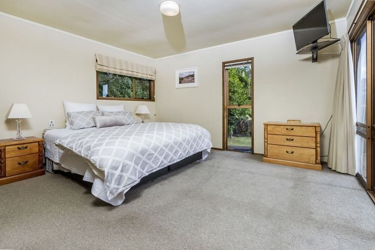 Photo of property in 14 King Richard Place, Browns Bay, Auckland, 0630