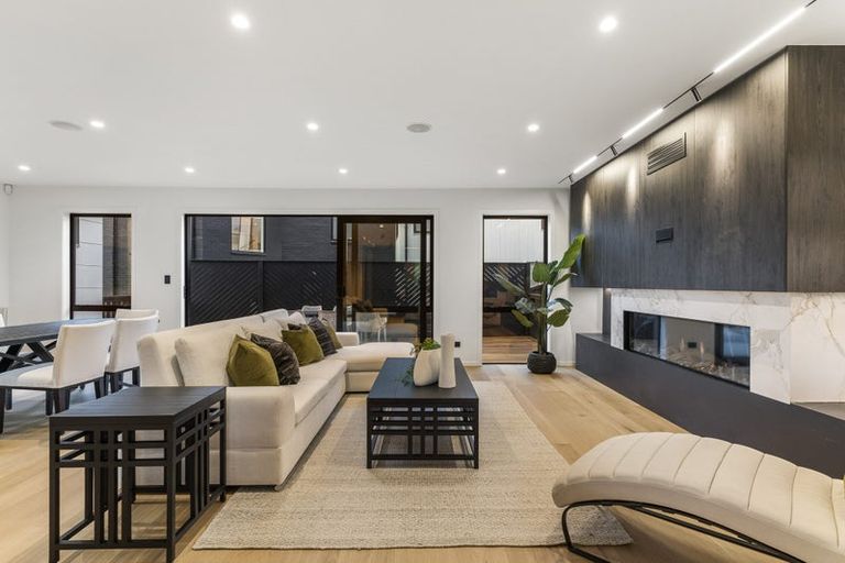 Photo of property in 28a Oliver Twist Avenue, Mellons Bay, Auckland, 2014