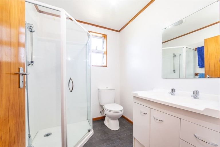 Photo of property in 21 Karaka Street, New Lynn, Auckland, 0600