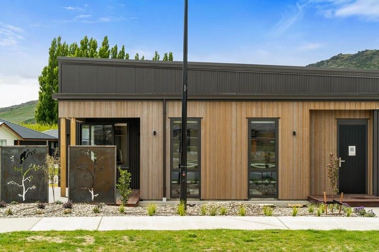 Photo of property in 11 Searle Drive, Cromwell, 9310