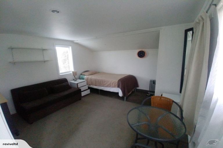 Photo of property in 2/30 Neal Avenue, Glenfield, Auckland, 0629