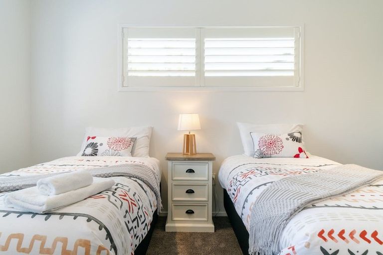 Photo of property in 1/11 Garmons Way, Castor Bay, Auckland, 0620