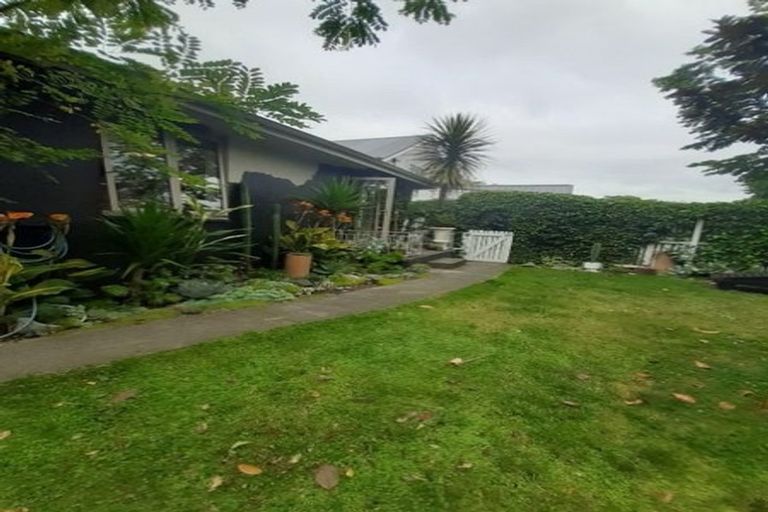 Photo of property in 2/65 Knowles Street, St Albans, Christchurch, 8052