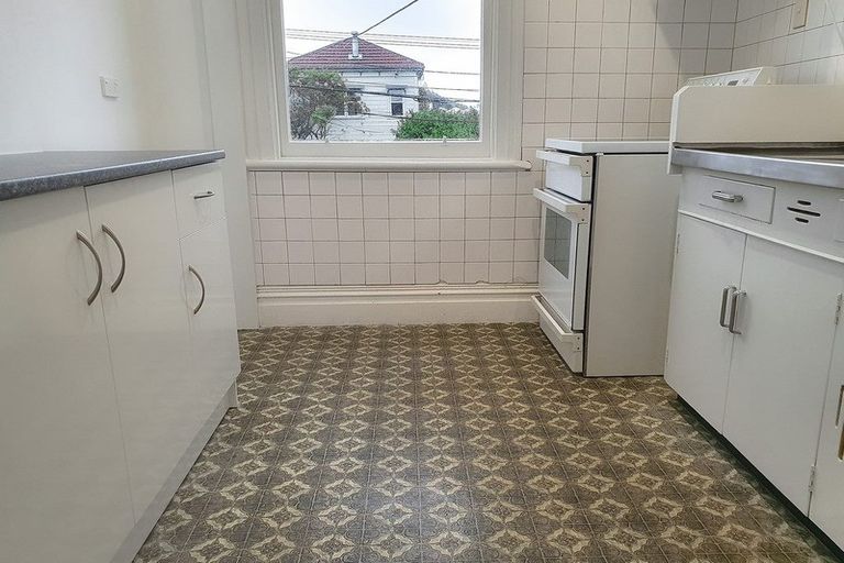 Photo of property in 20a Waripori Street, Berhampore, Wellington, 6023