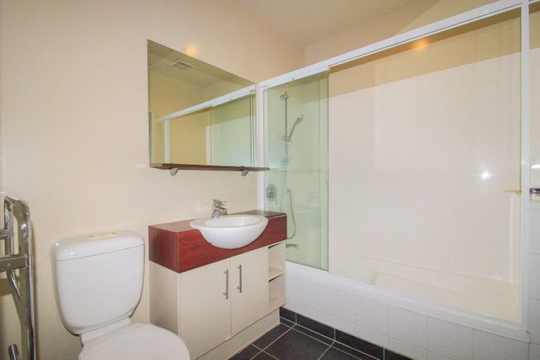 Photo of property in Atrium Towers, 8f/154 The Terrace, Wellington Central, Wellington, 6011