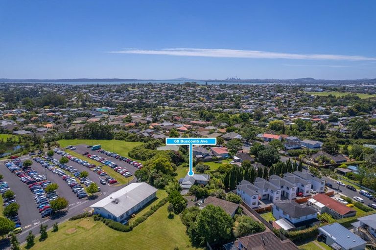 Photo of property in 68 Buscomb Avenue, Henderson, Auckland, 0610