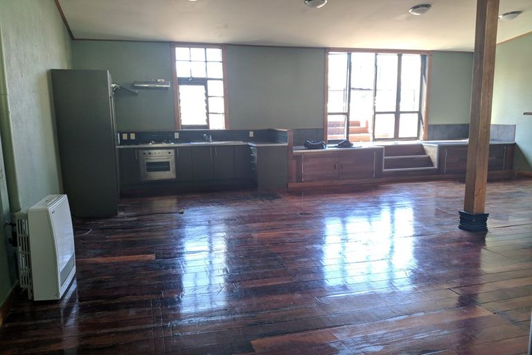 Photo of property in 91a Cook Street, Marfell, New Plymouth, 4310