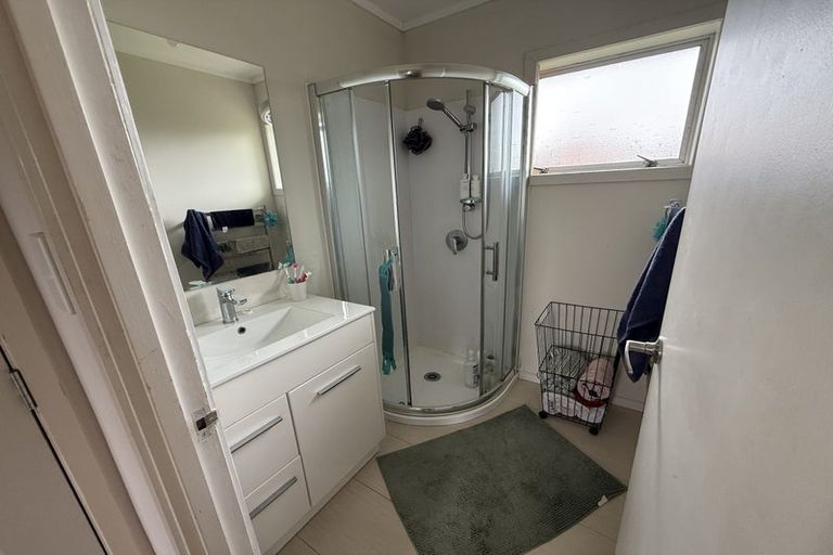 Photo of property in 2/18 Mirrabooka Avenue, Botany Downs, Auckland, 2010