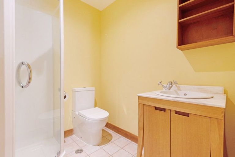 Photo of property in 3c/5 Kent Terrace, Mount Victoria, Wellington, 6011