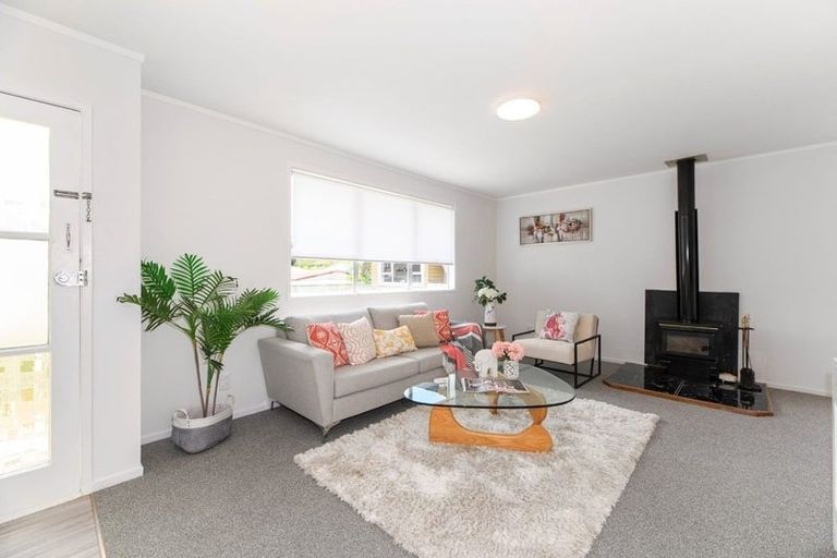 Photo of property in 4 Scarlet Drive, Ranui, Auckland, 0612