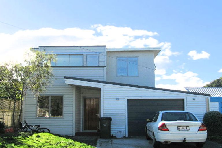 Photo of property in 30 Kauri Street, Eastbourne, Lower Hutt, 5013