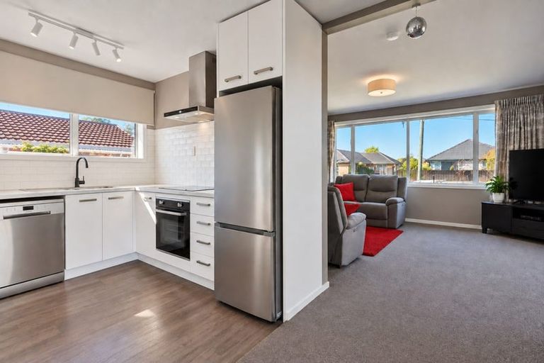 Photo of property in 73 Wingate Street, Redwood, Christchurch, 8051