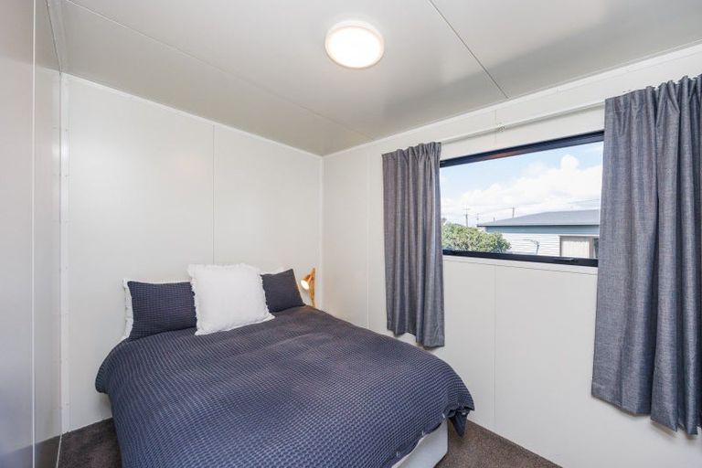 Photo of property in 52 Nash Parade, Foxton Beach, Foxton, 4815