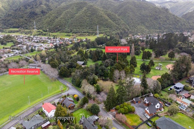 Photo of property in 28b Roband Crescent, Brown Owl, Upper Hutt, 5018