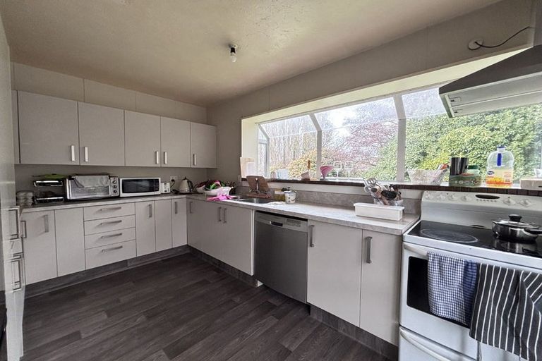 Photo of property in 23 Highfield Place, Avonhead, Christchurch, 8042