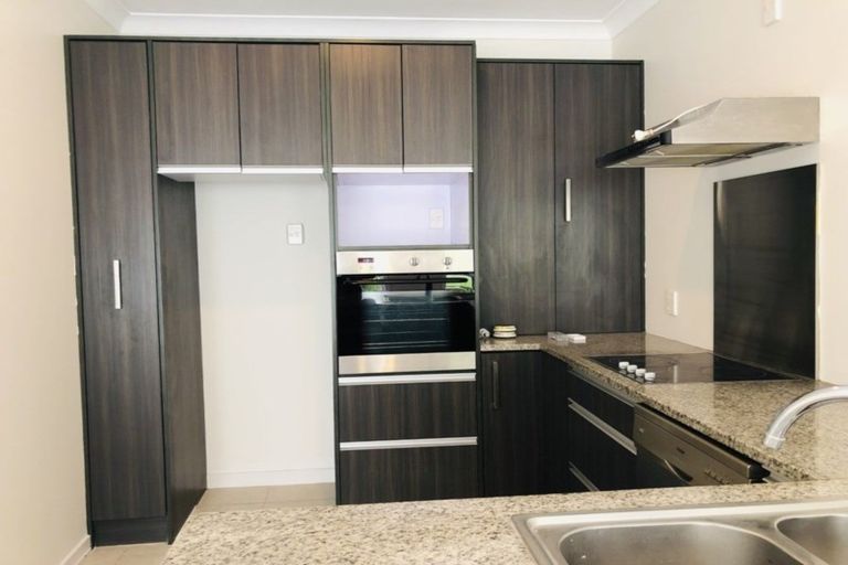 Photo of property in 10/44 Carlos Drive, Flat Bush, Auckland, 2016