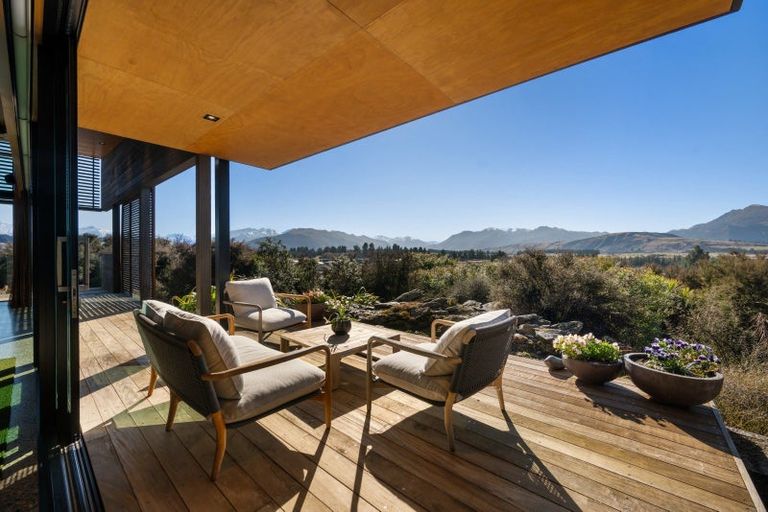 Photo of property in 10 Kanuka Rise, Albert Town, Wanaka, 9305