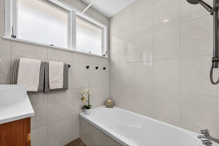 Photo of property in 17 Lysander Crescent, Beach Haven, Auckland, 0626