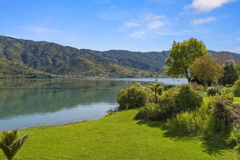 Photo of property in 1735 Queen Charlotte Drive, Linkwater, Picton, 7281