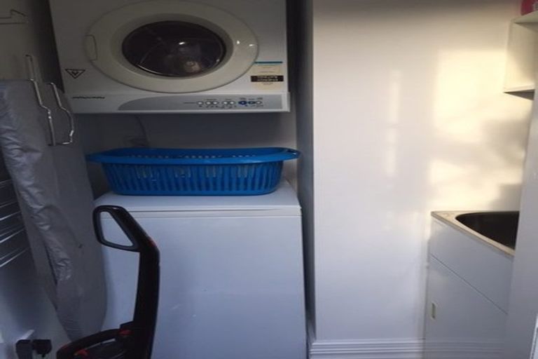 Photo of property in 56 Glen Road, Kelburn, Wellington, 6012