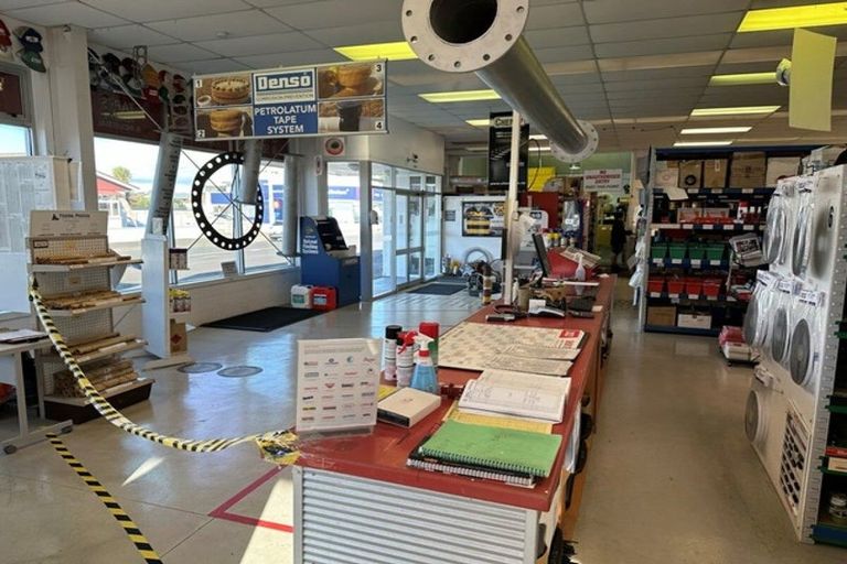 Photo of property in 336 Devon Street West, New Plymouth, 4310