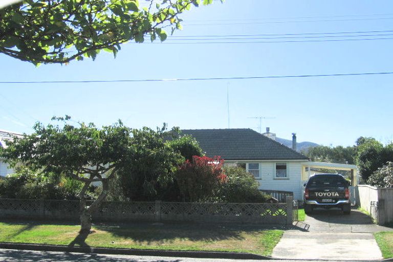 Photo of property in 5 Routley Crescent, Elderslea, Upper Hutt, 5018