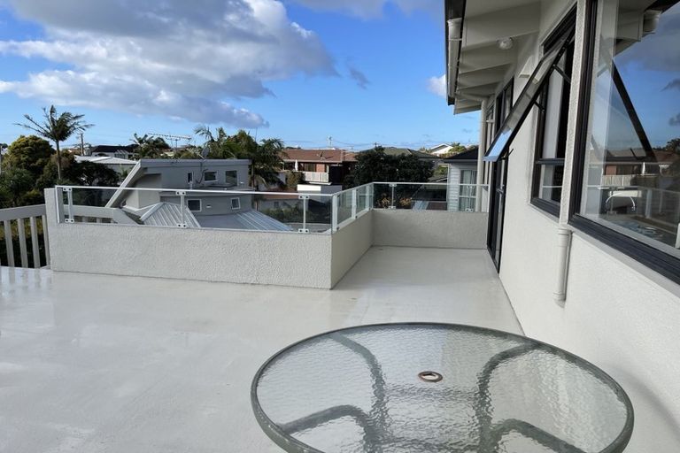 Photo of property in 17 Waller Avenue, Bucklands Beach, Auckland, 2012