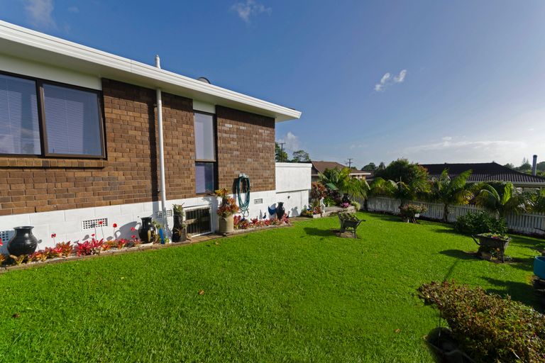 Photo of property in 34 Sturges Road, Henderson, Auckland, 0612