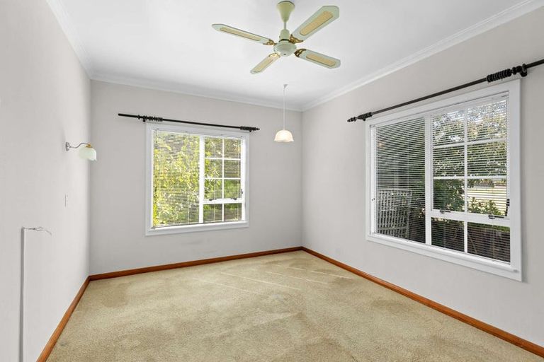 Photo of property in 1 Weraroa Road, Waverley, 4510