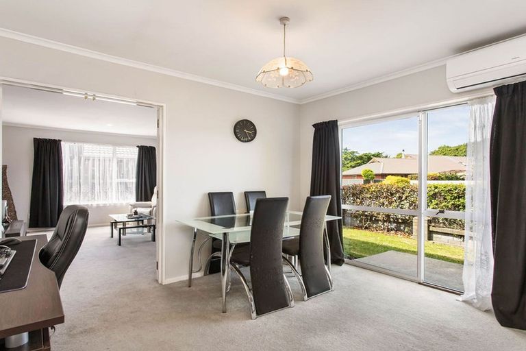 Photo of property in 35 Lowry Avenue, Redwood, Christchurch, 8051