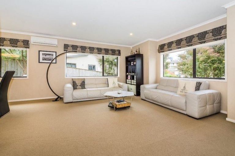 Photo of property in 26 Kilkelly Avenue, Pinehill, Auckland, 0632