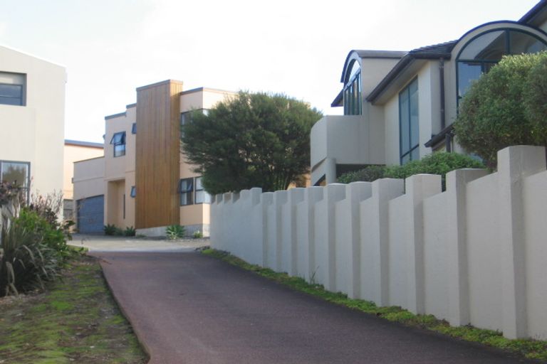 Photo of property in 12a Bluefin Way, West Harbour, Auckland, 0618