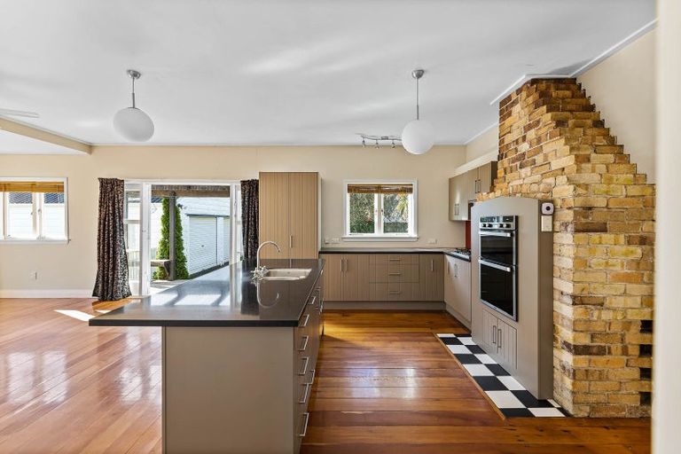 Photo of property in 15 Myrtle Street, Hamilton East, Hamilton, 3216