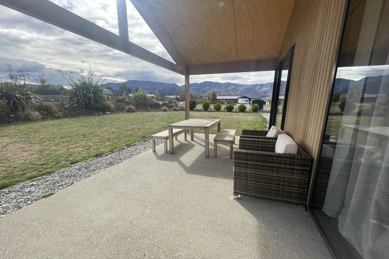 Photo of property in 24 Grandview Road, Lake Hawea, 9382