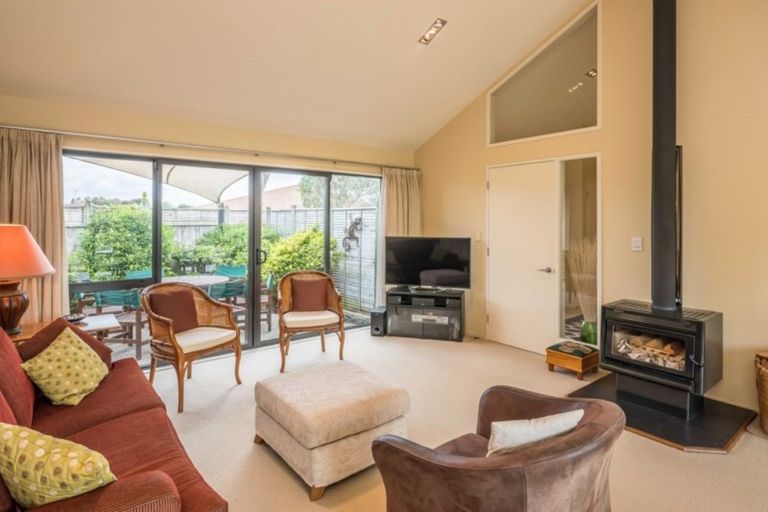 Photo of property in 30 Regent Drive, Paraparaumu Beach, Paraparaumu, 5032