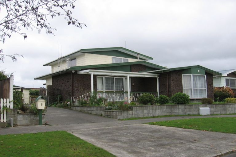 Photo of property in 8 Hillcrest Drive, Kelvin Grove, Palmerston North, 4414