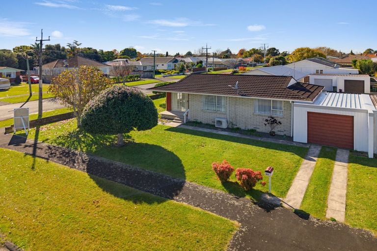 Photo of property in 22 Howden Road, Fairfield, Hamilton, 3214