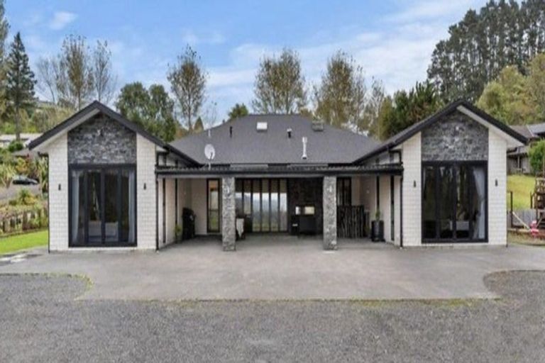 Photo of property in 12 Judge Richardson Drive, Opaheke, Papakura, 2584