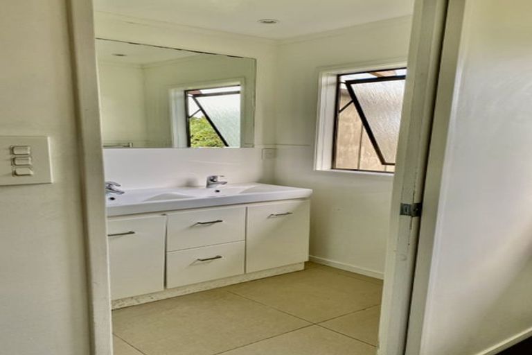 Photo of property in 17 Clarks Lane, Hobsonville, Auckland, 0618