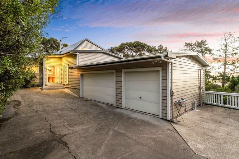 Photo of property in 24 Poplar Road, Stanmore Bay, Whangaparaoa, 0932
