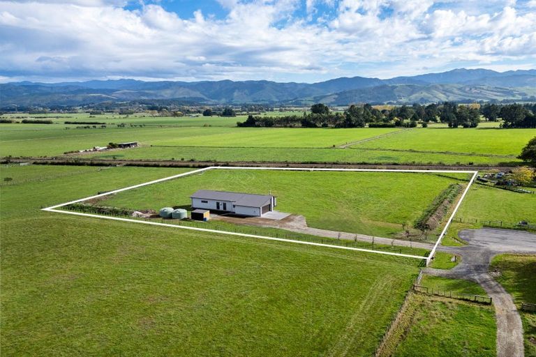 Photo of property in 3 Nicholson Road, Clareville, Carterton, 5791