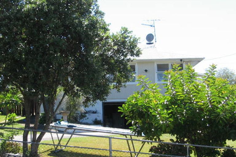 Photo of property in 26 Divich Avenue, Te Atatu South, Auckland, 0610