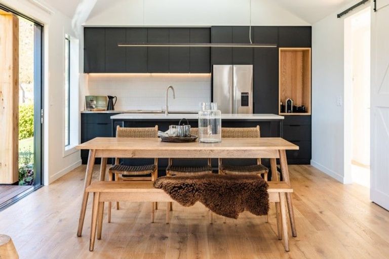 Photo of property in 23 Robert Might Road, Kumeu, 0810