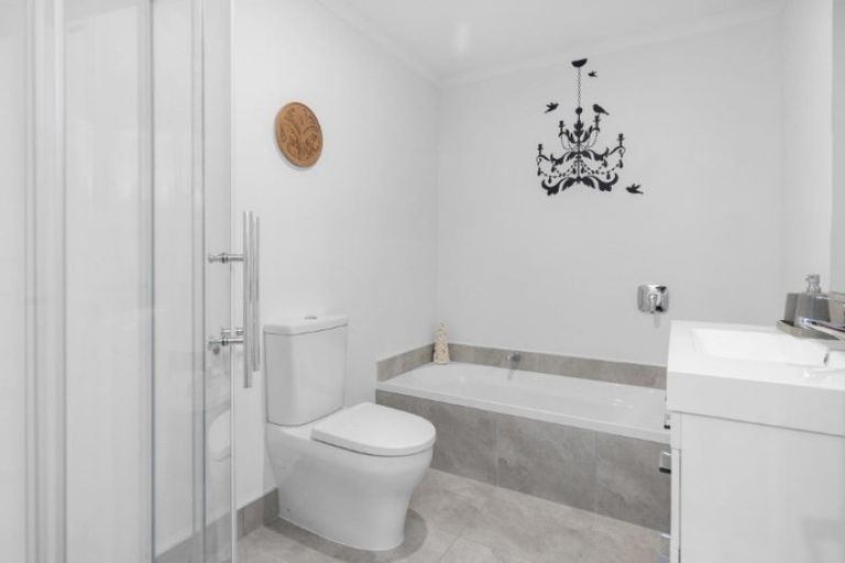 Photo of property in 3/66 Hare Puke Drive, Flagstaff, Hamilton, 3210