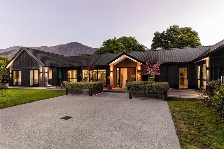 Photo of property in 6 Crawford Place, Lake Hayes, Queenstown, 9304